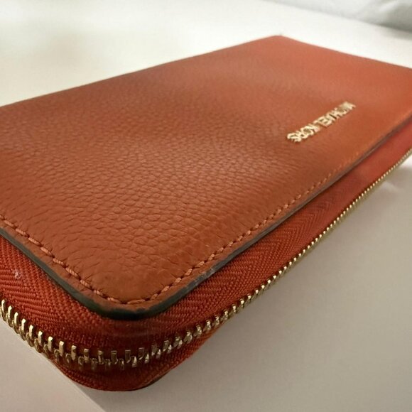 Pre-Owned Michael Kors Jet-Set Travel Wallet - Picture 6 of 11